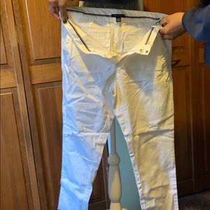 White woman’s Tommy Hilfiger ankle pants